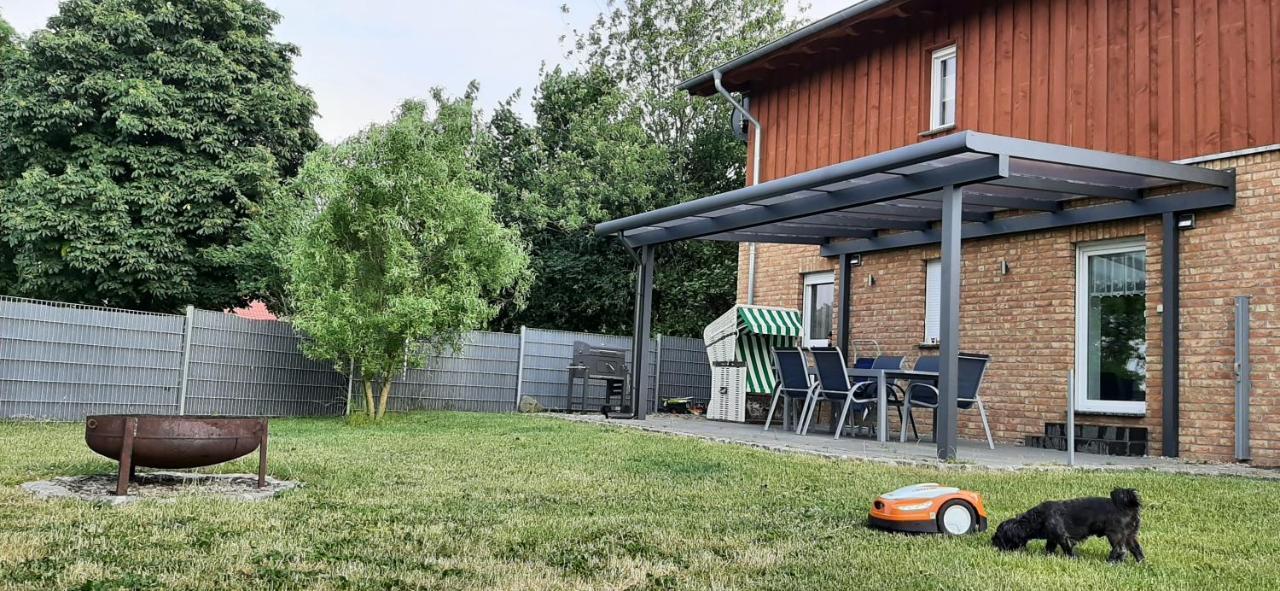 Ferienhaus Flotte Biene in Buggow Rubkow Exterior foto